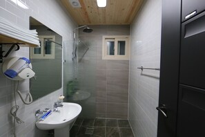 Shower, free toiletries, hair dryer, towels