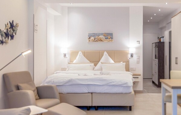 Free WiFi, bed sheets