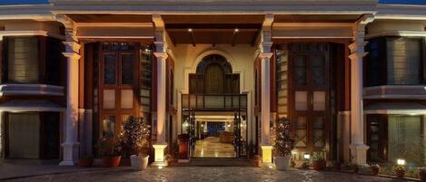 Fachada de la propiedad