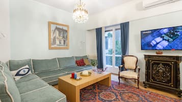 Apartment, 2 Schlafzimmer | Wohnzimmer | LCD-Fernseher