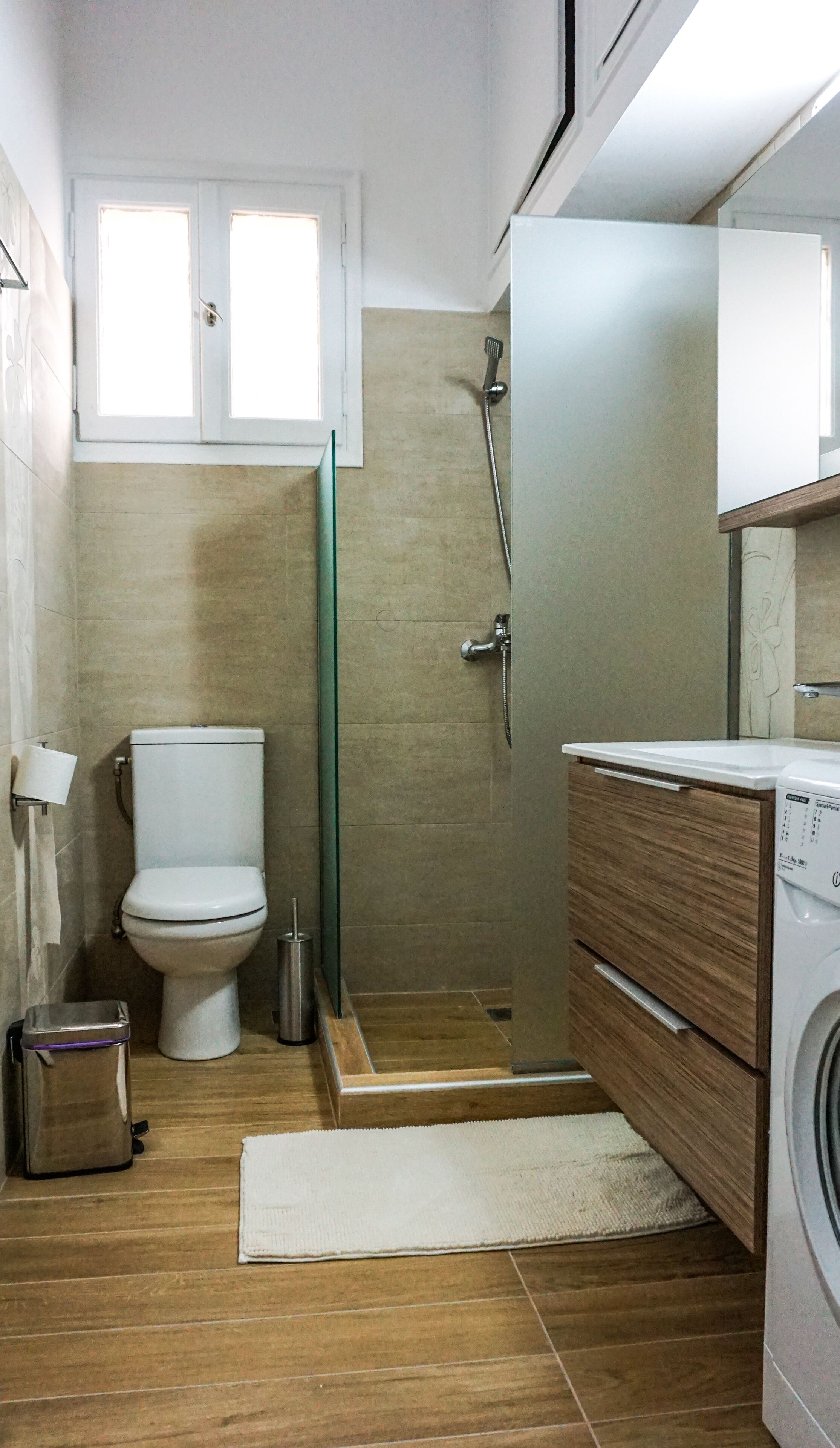 Apartment, 2 Bedrooms | Bathroom | Free toiletries, hair dryer, towels