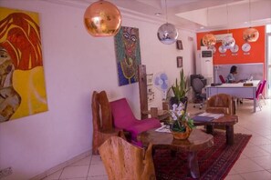 Lobby lounge - Nne-Era Residence (Lagos)