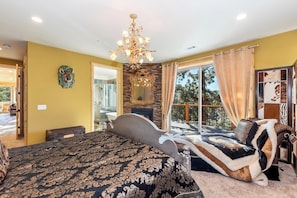 5 bedrooms, WiFi, bed sheets - Luxury Log Style Lodge in Castle Glen with Unobstructed Views! Game & Movie Rooms! (Big Bear Lake)