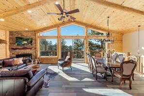 TV, fireplace, video games, DVD player - Hunter's Lakeview: Luxury Log Style Lodge in Castle Glen with Unobstructed Views! Game & Movie Rooms! (Big Bear Lake)