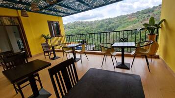 Breakfast, lunch, dinner served; local and international cuisine