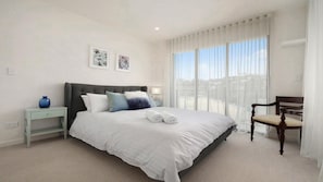 2 chambres, fer et planche à repasser, Wi-Fi gratuit, draps fournis