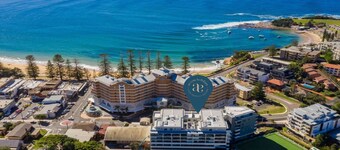 OCEAN LANE | Short walk to beach | Accom Holidays