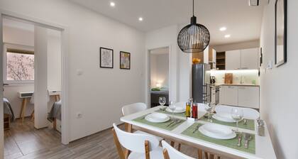 Felix Tour As / Attractive, stylish renovated 2BR apartment, free WiFi and AC