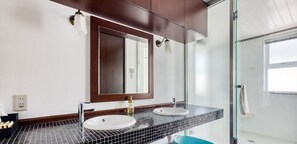 Bathroom sink - Woo House (Osaka)