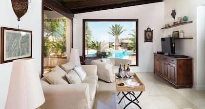 Beautiful villa with pool just a few hundred metres from San Vito Lo Capo’s beach