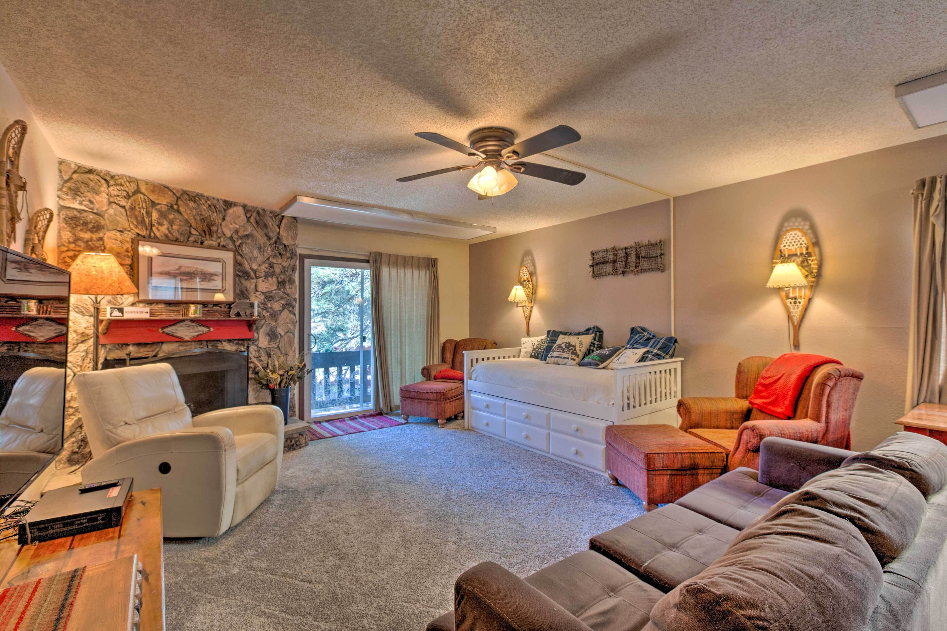 2 bedrooms, desk, laptop workspace, iron/ironing board