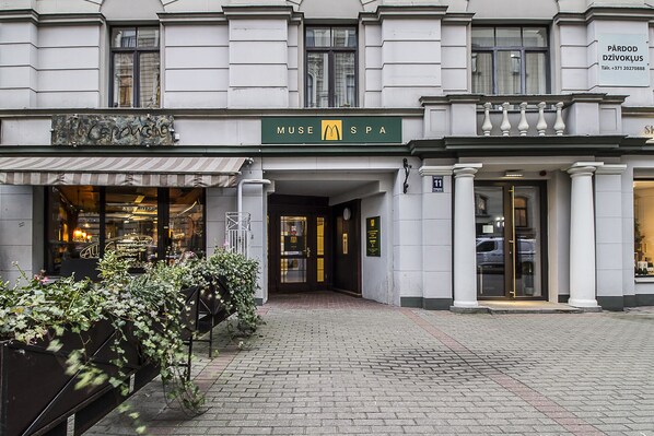 Property entrance - WINWINSTAY Apartment in Historical Area (Riga)