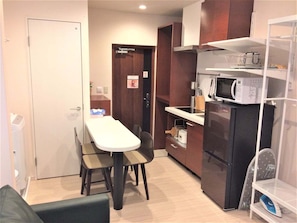 Apartment, Non Smoking (103) | Living area