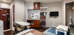 Apartment, Non Smoking (101) | Blackout curtains, free WiFi, bed sheets - Tamade Sakura House (Osaka)