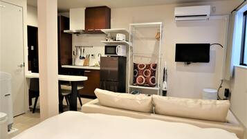 Apartment, Non Smoking (203) | 1 bedroom, blackout curtains, free WiFi, bed sheets