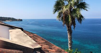 Schöne Villa 30 Meter vom Strand entfernt für 7 Personen