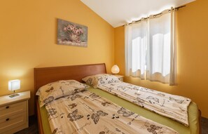1 bedroom, free WiFi, bed sheets - Beautiful apartment in Liznjan with swimming pool (Liznjan)