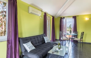 Dining - Beautiful apartment in Liznjan with swimming pool (Liznjan)