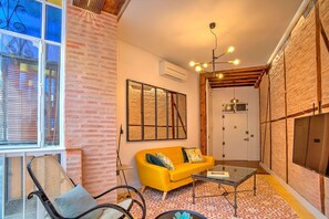 TV - DELUX APARTMENT CASA DEL ANILLO TOLEDO (Toledo)