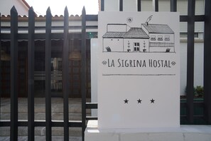 Fachada da propriedade