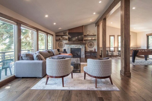 TV, fireplace, streaming services