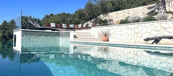 Villa Nerium ,steps away from the beach & hills