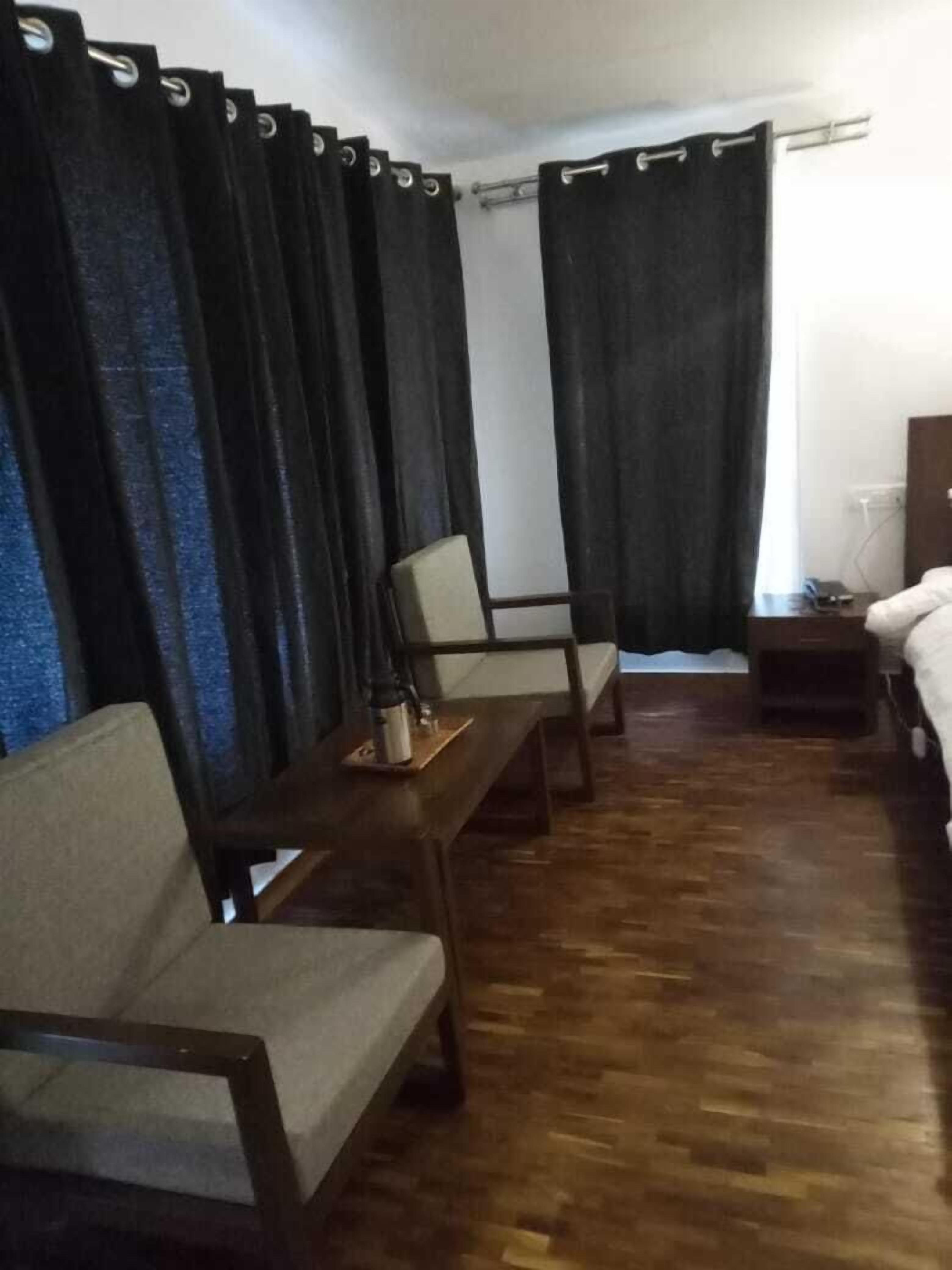 Terrace Room | Living room | TV