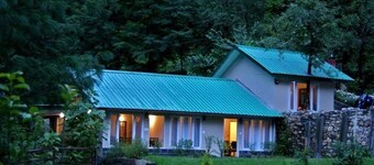 Asaka Himalayan Inspiration lodge Kasol
