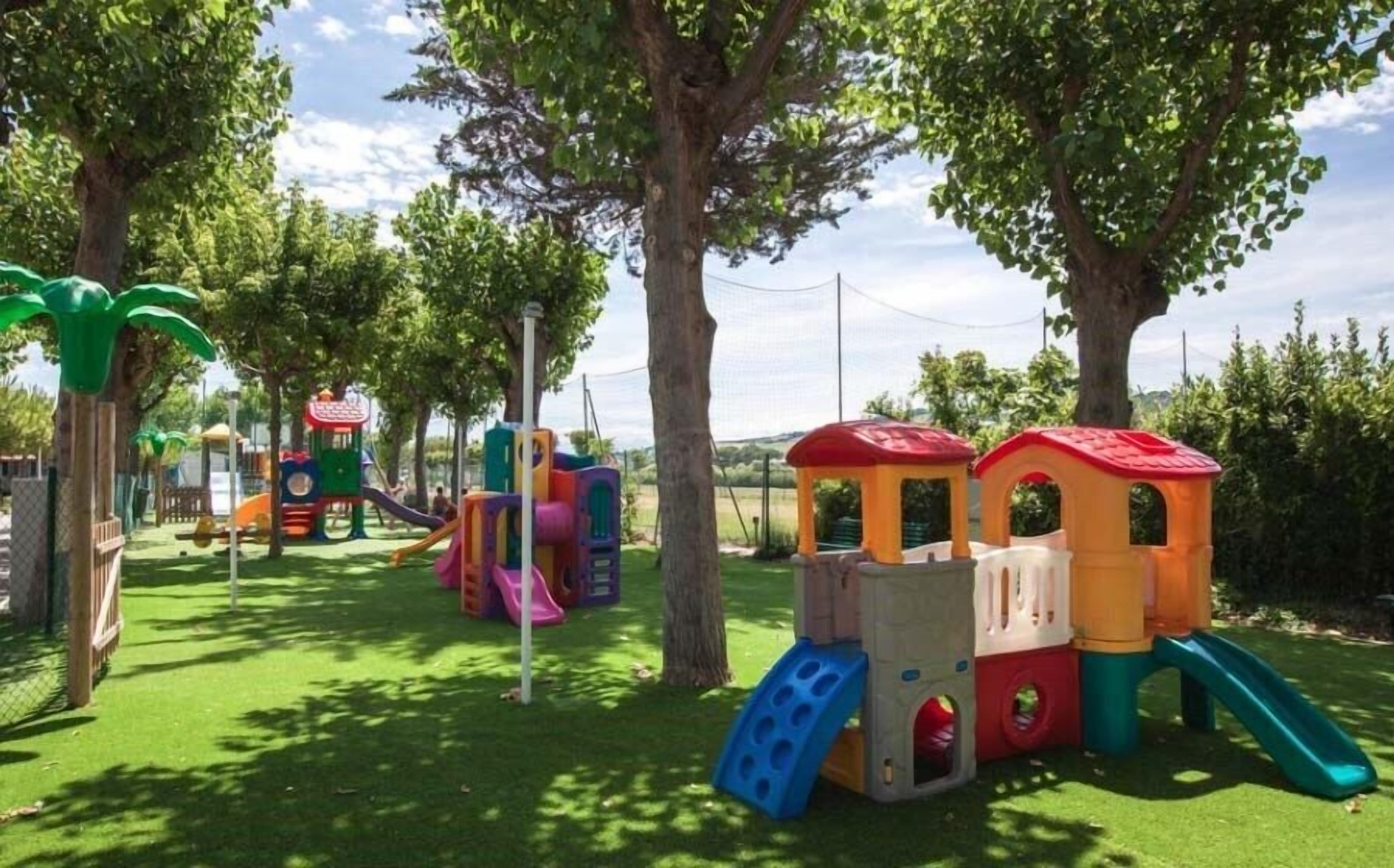 Children’s play area – outdoor