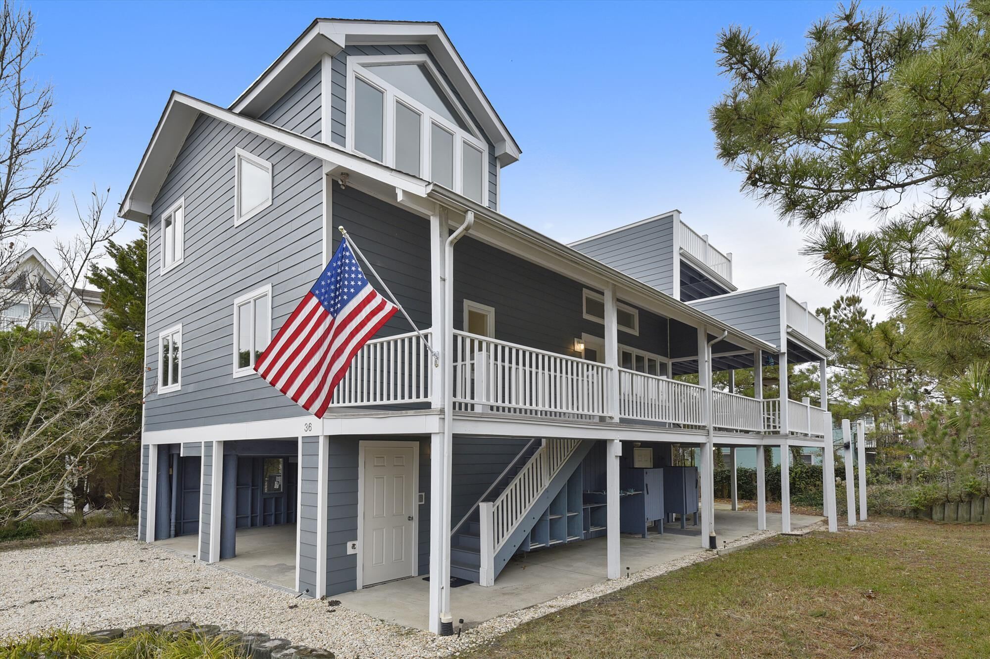 DAILY ACTIVITIES & LINENS INCLUDED*!  NEW LISTING FOR 2020!  STEPS TO THE BEACH