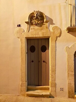 Entrée de l’hébergement