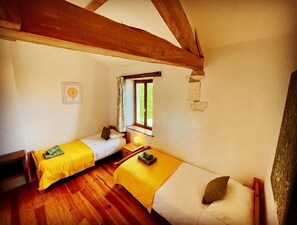 4 soverom, strykejern/-brett, reiseseng for barn og wi-fi (inkludert)