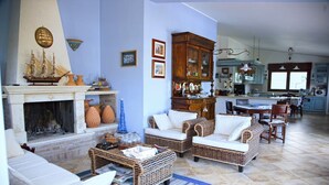Tradisjonell villa, flere soverom, privat basseng | Oppholdsområde