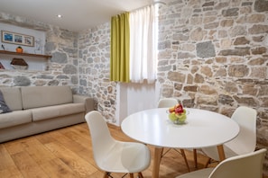 Luksusleilighet (C) | Oppholdsområde | LED-TV