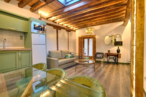 SYNAGOGUE 6 DELUXE WITH PRIVATE TERRACE