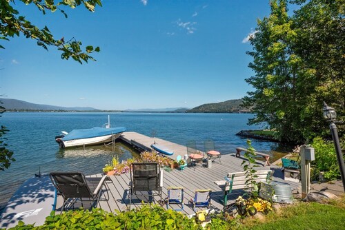 Waterfront! Family & Pet | 5 Bed, 3 Bath
