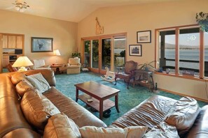 Smart TV, fireplace, offices