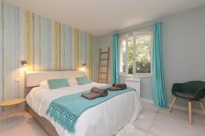4 chambres, fer et planche à repasser, Wi-Fi gratuit, draps fournis
