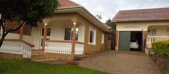 Jackie's cottages , Home away from home