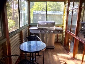 Dining - Kookaburra Downs - Romantic Couples Retreat. Halls Gap. Grampians. (Halls Gap)