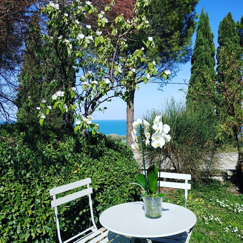 Elegant annex between sea,  infinity pool and hills in Le Marche