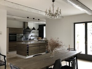 Dining - Mas overlooking the Alpilles - breathtaking view, near Les Baux de Provence (Paradou)