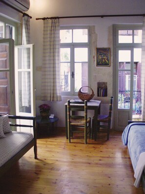 Double Room | In-room safe, soundproofing, iron/ironing board, free cribs/infant beds - Madonna (Chania)