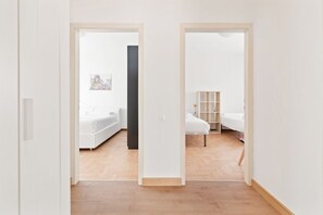 3 bedrooms, iron/ironing board, WiFi, bed sheets - GuestHost - Nice apartment perfect for 6 people.It is located in the Santa Rita district, a very quiet residential area that is easily reached both by public and private transport.Nearby you can find everything you need to better organize your stay: rest (Padova)
