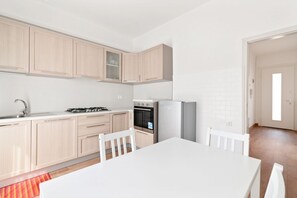 Dining - Nice apartment perfect for 6 people.It is located in the Santa Rita district, a very quiet residential area that is easily reached both by public and private transport.Nearby you can find everything you need to better organize your stay: restaurants, piz (Padova)