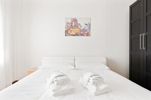 3 bedrooms, iron/ironing board, WiFi, bed sheets - GuestHost - Nice apartment perfect for 6 people.It is located in the Santa Rita district, a very quiet residential area that is easily reached both by public and private transport.Nearby you can find everything you need to better organize your stay: rest (Padova)