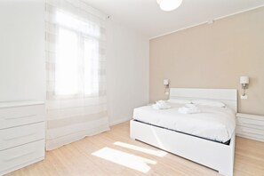 2 bedrooms, iron/ironing board, Internet - GuestHost - Comfortable and bright apartment ideal for 4 people is located close to the sixteenth-century walls of Padua, a few steps from Prato della Valle and the Basilicas of Sant'Antonio and Santa Giustina. The house is equipped with every comfort in (Padova)