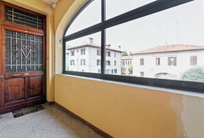 Interior - GuestHost - Comfortable and bright apartment ideal for 4 people is located close to the sixteenth-century walls of Padua, a few steps from Prato della Valle and the Basilicas of Sant'Antonio and Santa Giustina. The house is equipped with every comfort in (Padova)