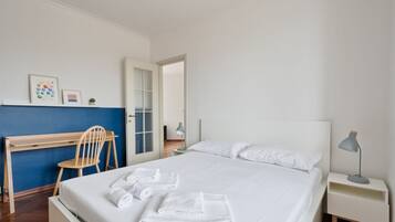 3 slaapkamers, een strijkplank/strijkijzer, wifi, beddengoed