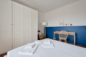 2 slaapkamers, een strijkplank/strijkijzer, wifi, beddengoed